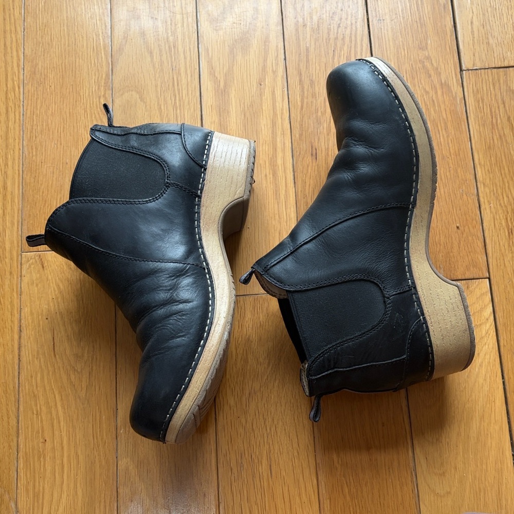 Dansko Becka Black Oiled Pull on Boots - Sz 40 - Black